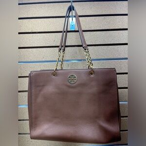 TORY BURCH EVERLY TOTE 👜 WITHOUT DUST BAG CAN’T REMEMBER EVER USING IT